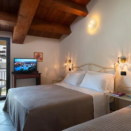 Bridge Hotel 3*