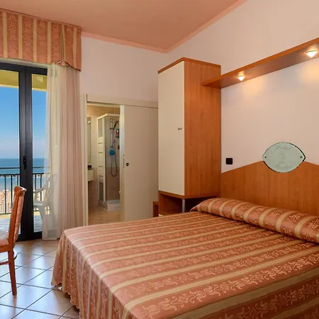 Bridge Hotel 3*